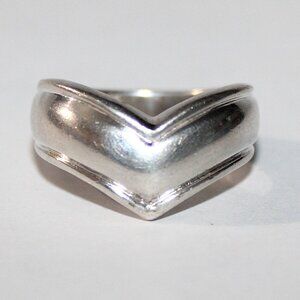Sterling Silver Chevron Band Ring SZ 8